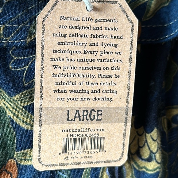 Natural Life Christa maxi dress in a beautiful sunflower print on a navy ground. - Picture 2 of 2